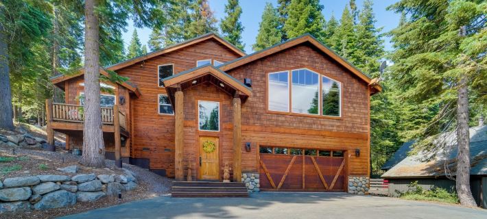 Tahoe Donner Mountain Cabin Surrounded by Forest! Hotels in Truckee