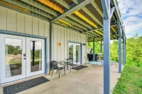 Nebo Home w/ Hot Tub: Wheelchair Accessible - Homestays