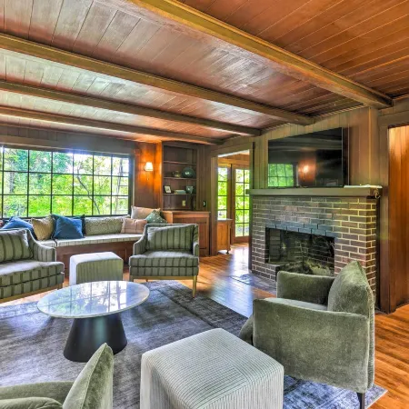 Peaceful + Elegant Cottage w/ Riverside View