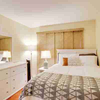 Townhome w/ Pool Access, Near Dtwn Palm Springs! Rooms