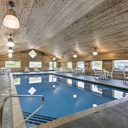 Gull Lake Resort Escape: Pool and Orv Trails