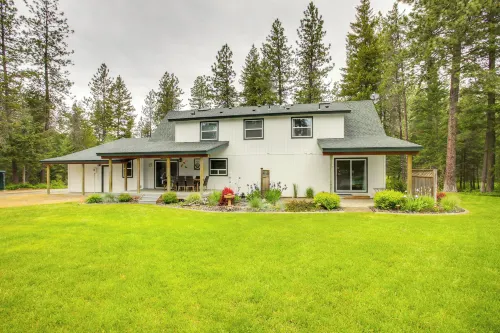 10 Mi to Silverwood: Secluded Getaway! - spa
