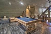 Stylish Broken Bow Cabin w/ Hot Tub + Fire Pit! Hotels in Broken Bow