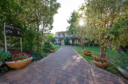 Travel Hotel Eilon