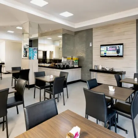 Hotel Valerim Itajaí / Navegantes