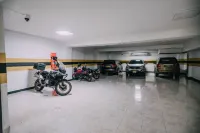Mandala Medellín Belén by Gyc Hotels - parking