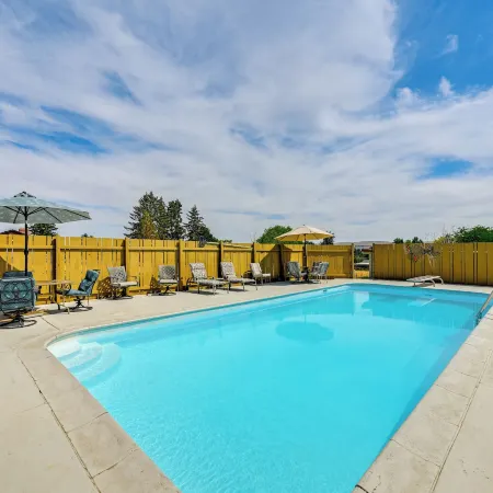 Family-Friendly Yakima Escape w/ Yard & Pool!