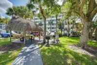 Coastal Marco Island Condo w/ Club Amenities! - parcheggio