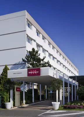 Hôtel Mercure Paris le Bourget Hotel a Parigi