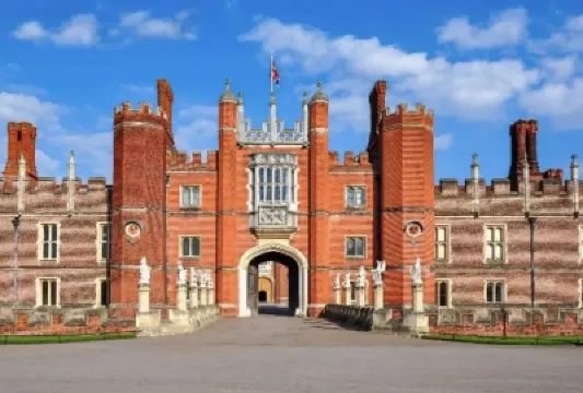 Heathrow Cottages B&B Hotels in 