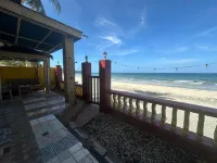 Koa's Beach House Hotels in Pandan