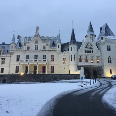 Residenz Kommende Отели рядом с достопримечательностью «Хольцлар»