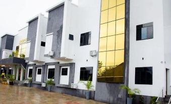 Elegant Suites by Golden Bide Jos