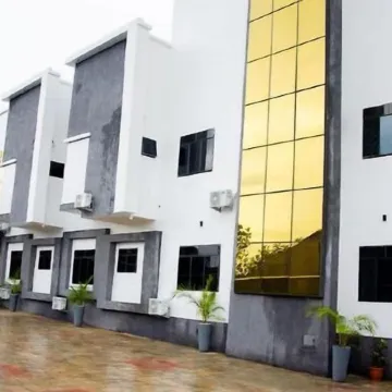 Elegant Suites by Golden Bide Jos