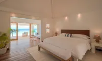 Diamonds Athuruga Maldives Resort & SPA Hotels in Moofushi