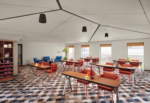 하얏트 로닐 고아