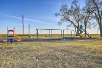 Spacious Lakefront House w/ Backyard Fire Pit - Wifi