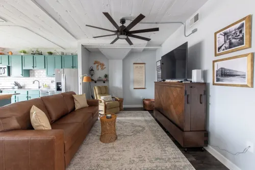 Cozy/Stylish Chesapeake Sunrise Retreat-1 King Bed