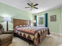 Accessible Lake and Farm Retreat w/Fresh Eggs, Nature Trails, and Gameroom Hotels in Ozark County