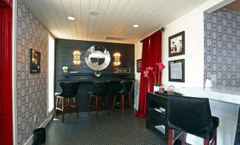 Chic 2Br Near Triangle with King Beds Fast Wifi