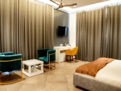 Redwood Resort Hotels in Panchkula