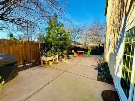 Charming & Central 2200 sq. feet house in Davis walking distance to everywhere