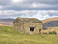 Dales Barn Top