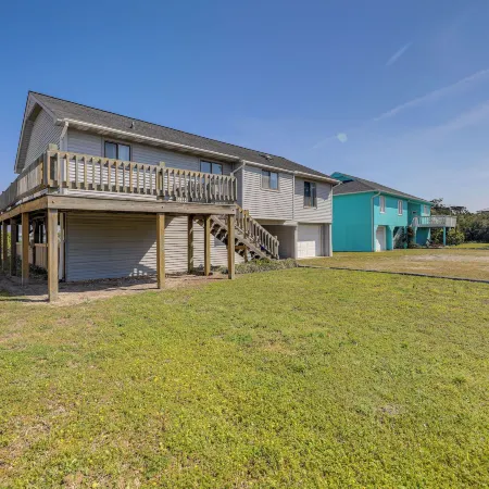 Atlantic Beach Home by Fort Macon State Park