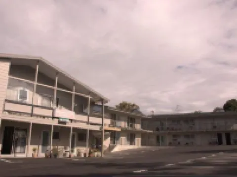 Newlands Court Motel