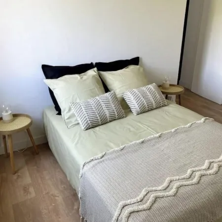 Cosy apartment with sea view and swimming pool