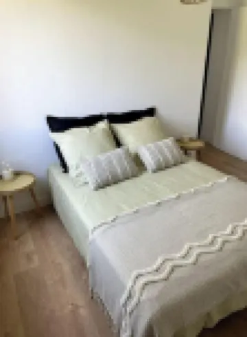 Cosy apartment with sea view and swimming pool