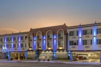 베스트 웨스턴 에어포트 플라자 인 뷰 파크-윈저 힐스 호텔