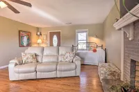 Family Home w/ Deck, 2 Mi to Lake Cumberland - 3 étoiles