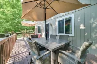 Roscommon Retreat w/ Deck ~ 1 Mile to Higgins Lake Hotels in Markey Township