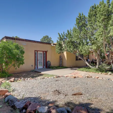 Adventurers Oasis - 3 Mi South of Dtwn Santa Fe!