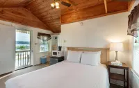 Half Moon Motel & Cottages Hotels in Laconia