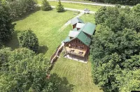 Rim Shoals River Cabin - private boat dock, walk-in fishing access sleeps 14