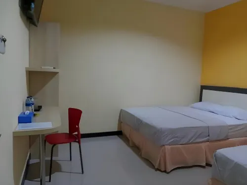 Galaxy Guest House Hotels in Sukolilo