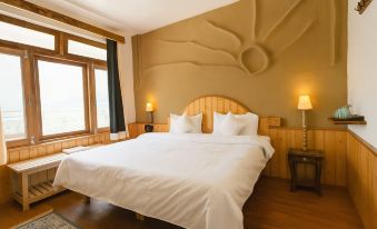 Beholden Stay and Cafe - A Luxury Boutique Hotel in Manali