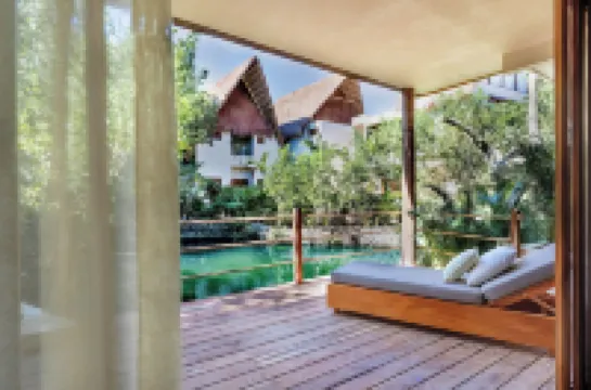 圖蘭拉瓦萊斯飯店