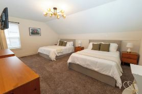 The Aniston; Brand new home in downtown New Albany minutes away from Louisville!