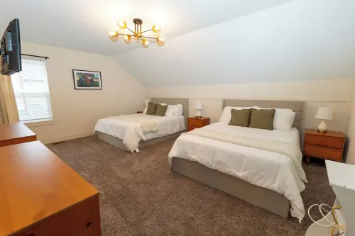 The Aniston; Brand new home in downtown New Albany minutes away from Louisville!