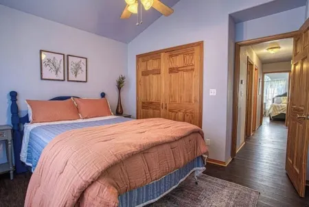 Relaxing Lake Retreat off I-40