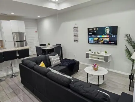 Apt3 Nice & New 2bed 2bath Отели рядом с достопримечательностью «Pharr Vanguard Academy Nature & Birding Center»