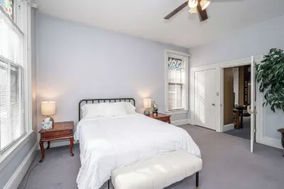 Historic Gem Russell Suite 3 A Downtown Dream! Hotels in 