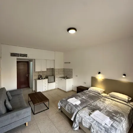 New York Plaza Hotel Apartments