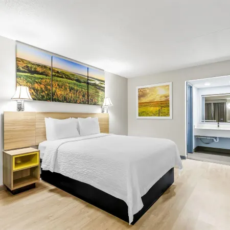 Days Inn by Wyndham Salina South