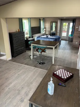 Waterfront Suite, Dogs Are Cool! No Pet Fee!