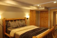 Cozy Winter Getaway-The Tree House-Sleeps 10