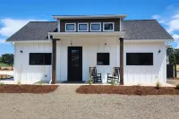 Eagle Point Golf Retreat Pool Access and Patio! Hotels in Eagle Point